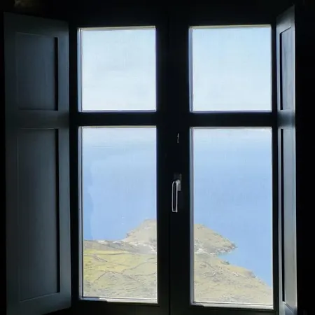 Willa The Stone Lookout