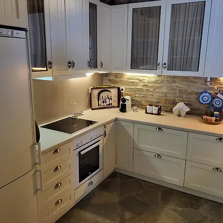 Willa The Stone Lookout *